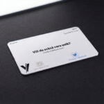 visitkort, vip- och medlemskort i metall vitt